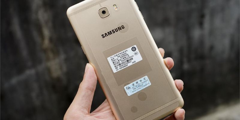 Samsung Galaxy C9 Pro Dual-SIM SM-C9000 (6GB/64GB, Gold, Pin 4000Mah)